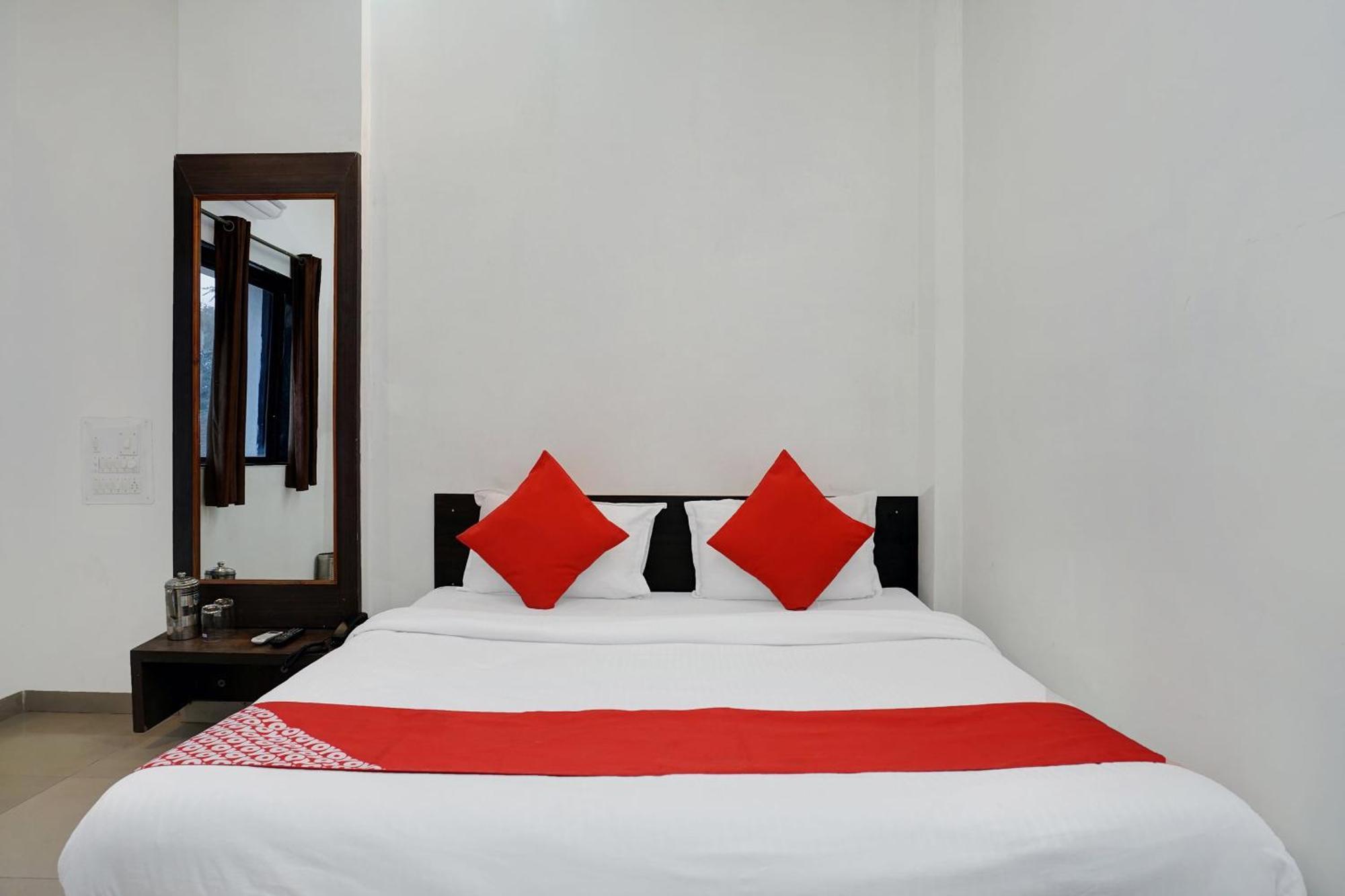 Super Hotel O Shirdi Sai Inn Extérieur photo