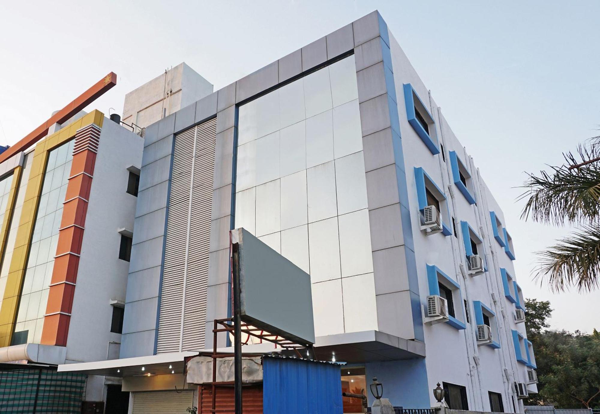 Super Hotel O Shirdi Sai Inn Extérieur photo